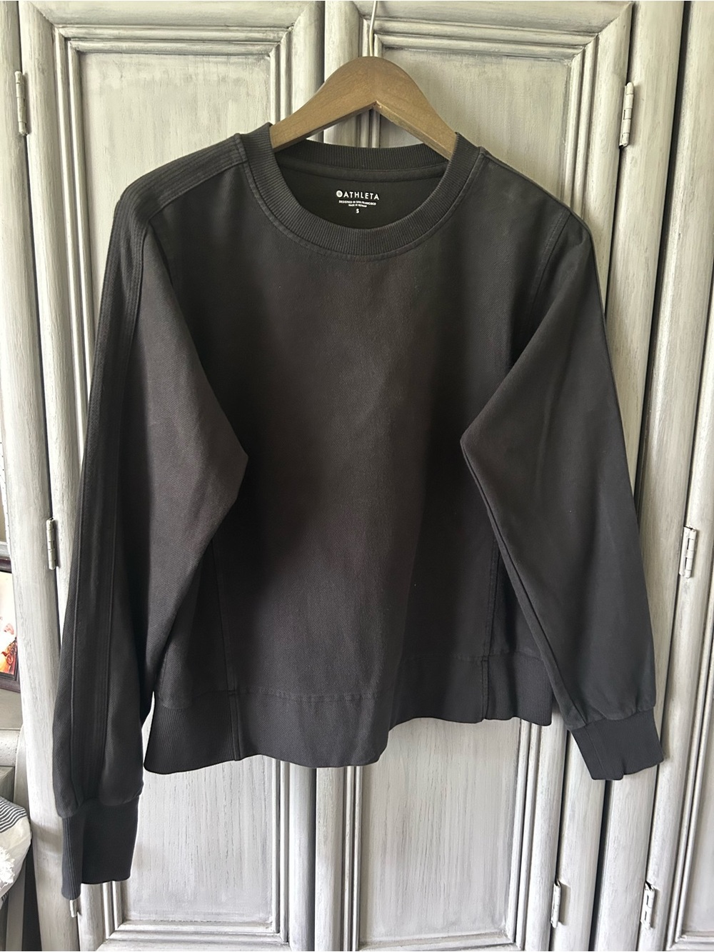 Athleta Black Ribbed Crewneck Pullover